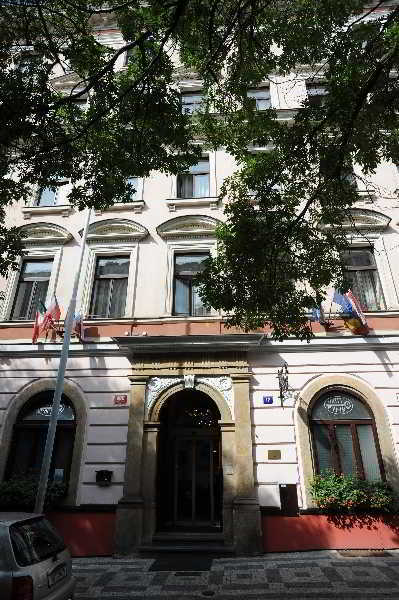 Petr Hotell 3*
